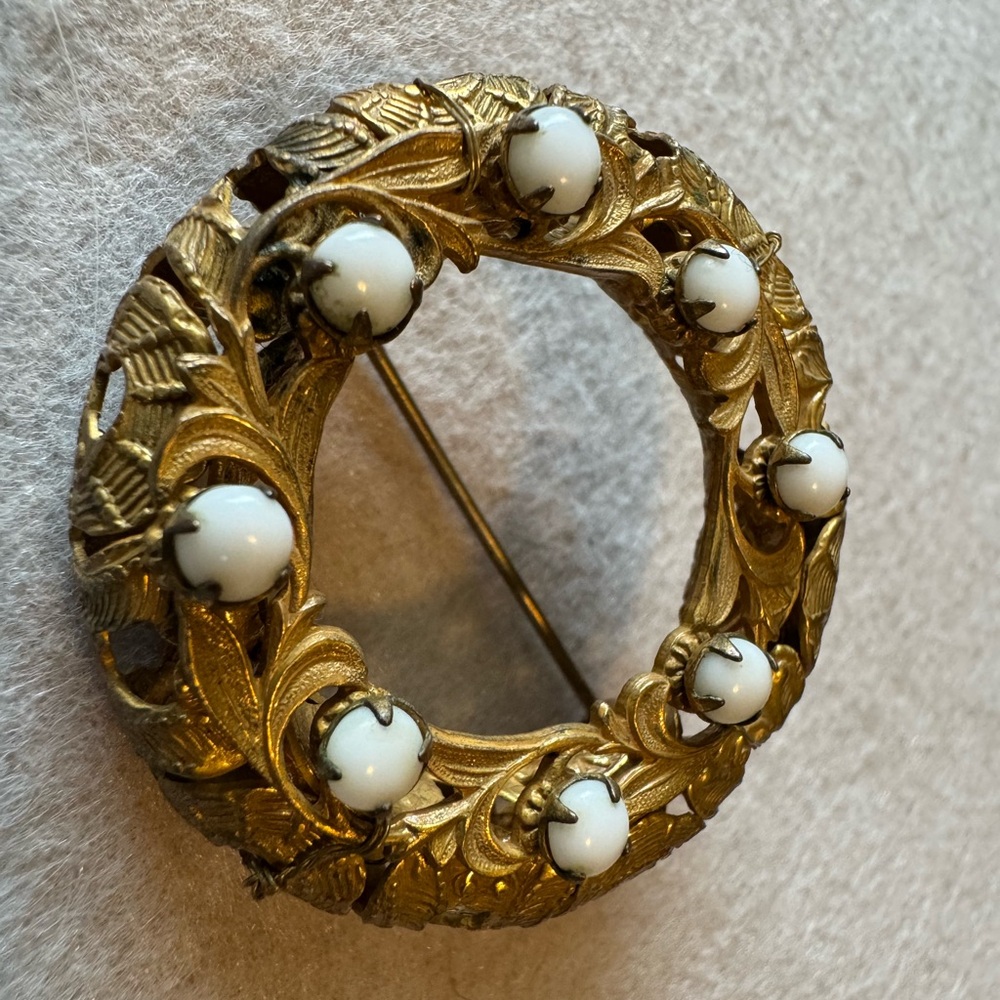 Unsigned Vintage Miriam Haskell preowned vintage brooch - Picture 11 of 17